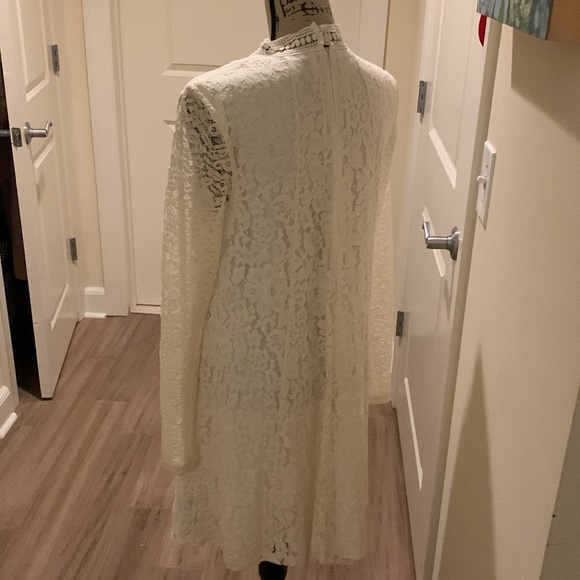 Beautiful lace - cream- dress - Picture 2 of 4